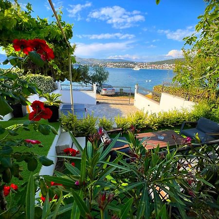 Beach Holiday Home With Private Jacuzzi & Parking Trogir Eksteriør billede